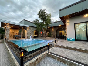Crystal Bay Pool Villa Pattaya
